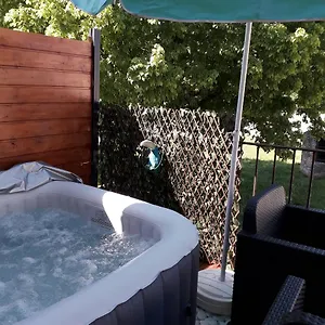 La Terrasse Aux Hirondelles Avec Spa Maison 80m2 2 2 Salles De Bains Hébergement de vacances Lagorce (Ardeche)