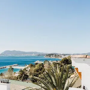 Les Voiles Hotel